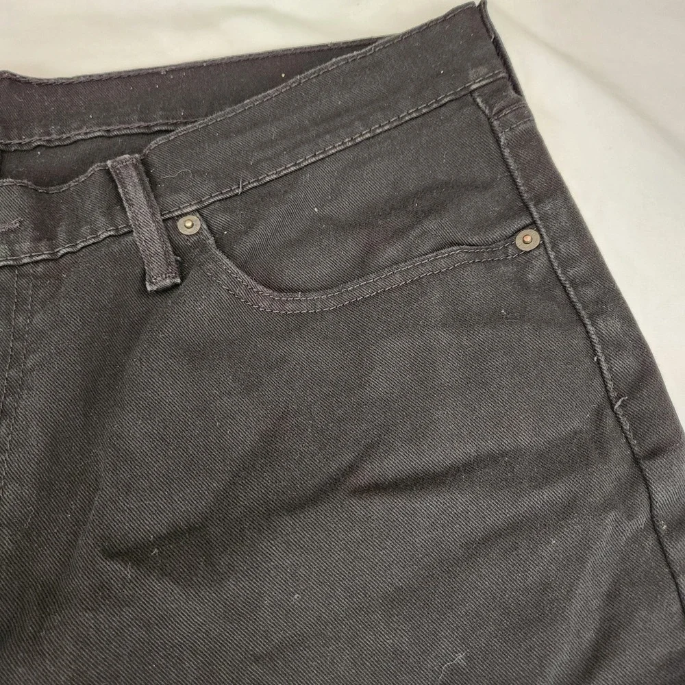 Men's Levi's Black Dark Wash Jeans #541 -‎ Size 37 x 30